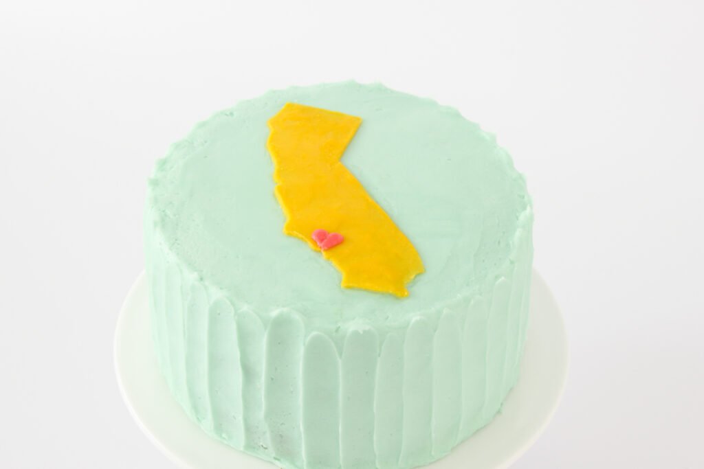 Cake with special Los Angeles and California design.